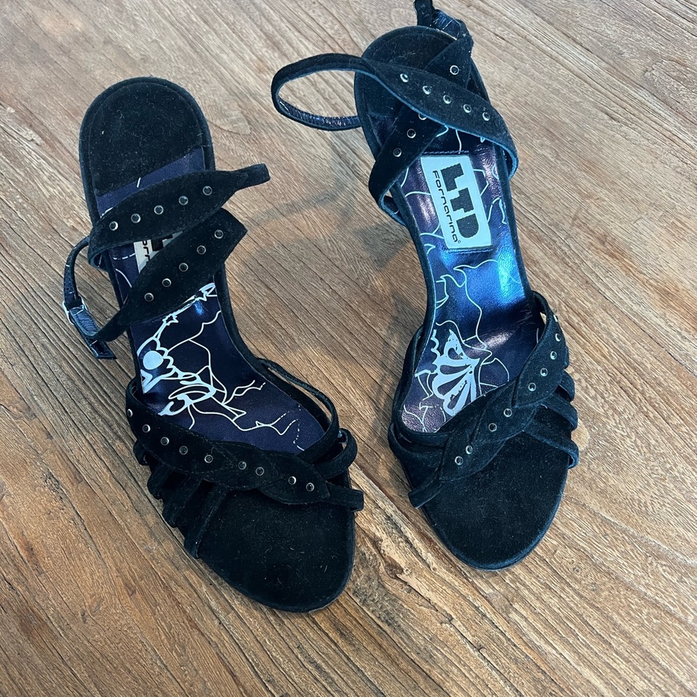 NWOT - Fornarina LTD suede sandals.